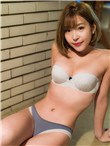 美女任你摸